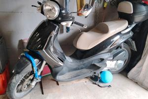 Scooter Beverly 