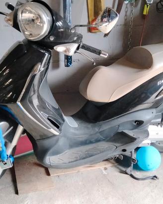 Scooter Beverly 
