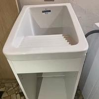 Lavabo lavanderia con mobile