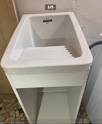 Lavabo lavanderia con mobile