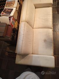 divano a 3 posti in pelle