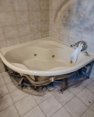 vasca idromassaggio ad angolo