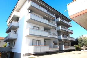 TRILOCALE CON TERRAZZO zona Villa Fiore - Alba A