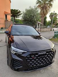 Audi rsq3 total black