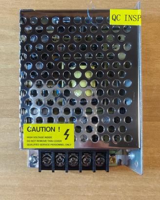 Alimentatore switching 12V 5A