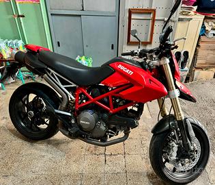 Ducati hypermotard 796