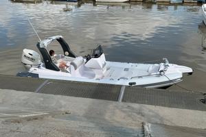 Gommone Stingher 22 Diablo come nuovo.Trattabile.