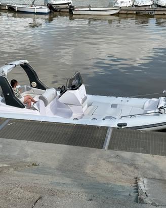 Gommone Stingher 22 Diablo come nuovo.