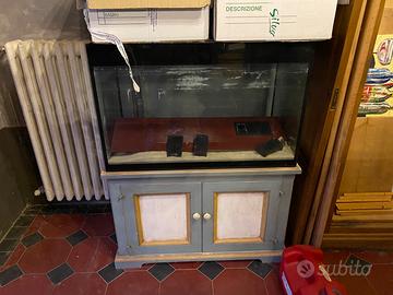 Acquario completo di mobile e filtri
