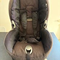 Seggiolino auto Maxi Cosi.