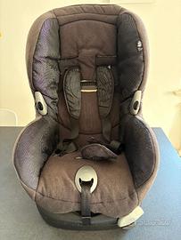 Seggiolino auto Maxi Cosi.