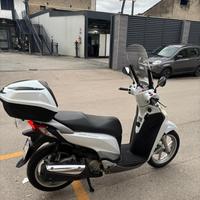 Honda sh 300