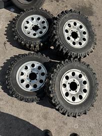 cerchi con gomme tassellate per suzuki
