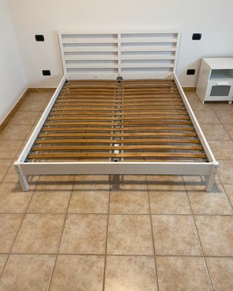 Letto matrimoniale Tarva IKEA con doghe