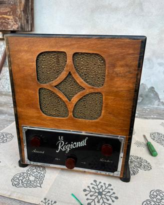 Radio a valvole vecchia