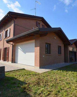 Villa di 248 m² con più di 5 locali e box auto dop