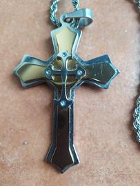 Collana in metallo con Ciondolo a Croce