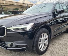 VOLVO XC60 B4 (d) AWD Geartronic Business Plus