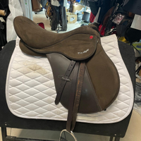 Sella inglese completa di staffe staffili sottopan