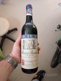 Bottiglia di vino vintage Rosso Piceno