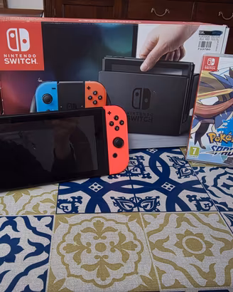 Nintendo Switch + Pokémon Spada 