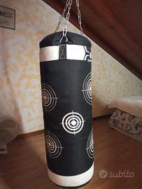 Sacco da boxe Domyos nero e bianco con catene