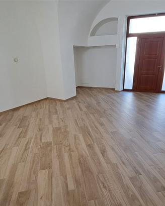 ALEZIO Piano Terra Ristrutturato come Nuovo