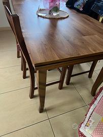 Tavolo da cucina e sedie