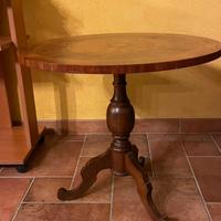Tavolino intarsiato