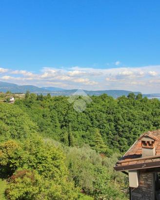 CASA SEMINDIPENDENTE A TOSCOLANO-MADERNO