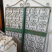 Elegante cancello in ferro battuto