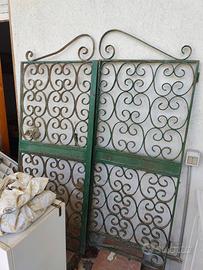 Elegante cancello in ferro battuto