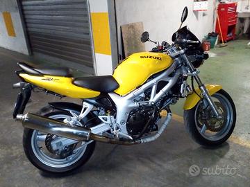 Suzuki SV 650 - 2002 con accessori