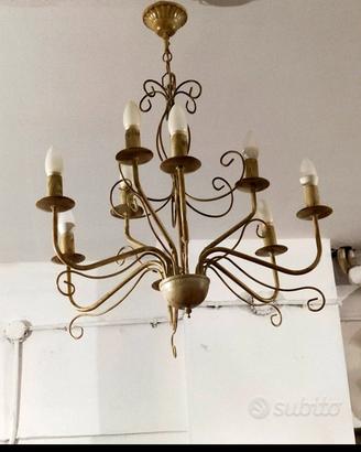 LAMPADARIO IN METALLO CON CANDELE
