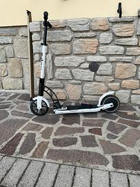 Monopattino elettrico Nilox doc eco 2