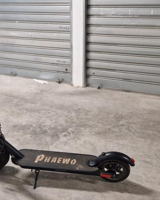 monopattino elettrico Phaewo + lucchetto 