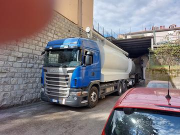 Camion trasporto mangime