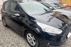 Ford B-Max 1.0 benzina titanium adatta a neopatent