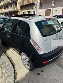 Lancia y benzina gpl di serie