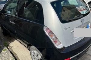 Lancia y benzina gpl di serie