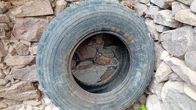 Gomme rimorchio 12.5 R20 132G