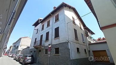 Casa indipendente di 225 m² con 5 locali a Borgoma