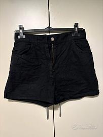 Shorts neri ricamati New Penny