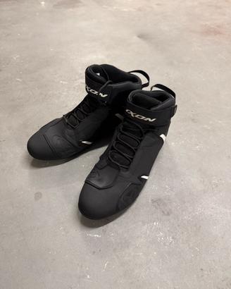 Scarpe da moto Ixon praticamente nuove