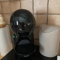 Macchina del caffe dolce gusto