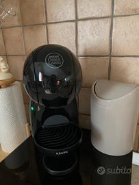 Macchina del caffe dolce gusto