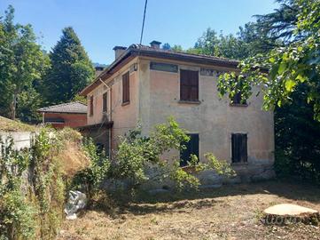 Rustico / Casale di 347 m² con più di 5 locali a V
