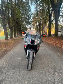 Aprilia rsv1000r
