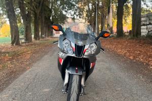 Aprilia rsv1000r