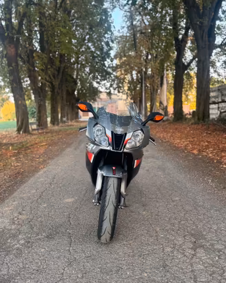 Aprilia rsv1000r